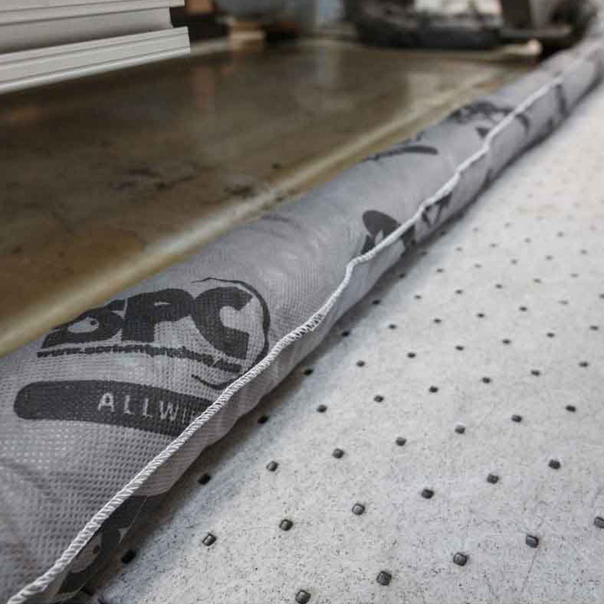 Universal 3"x4' Absorbent Sock