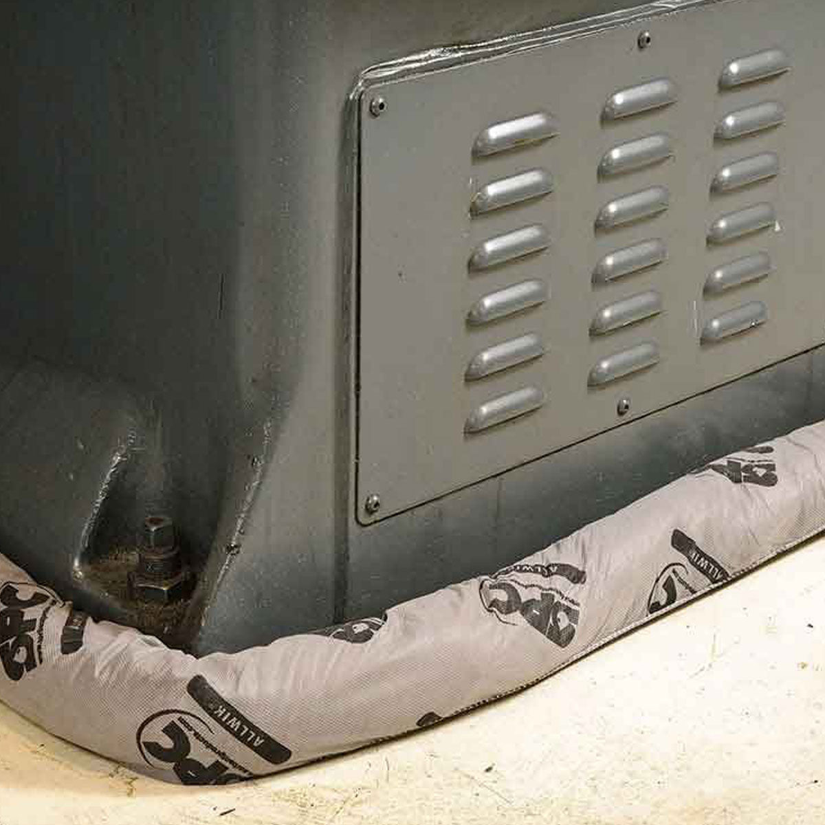 Universal 3"x4' Absorbent Sock